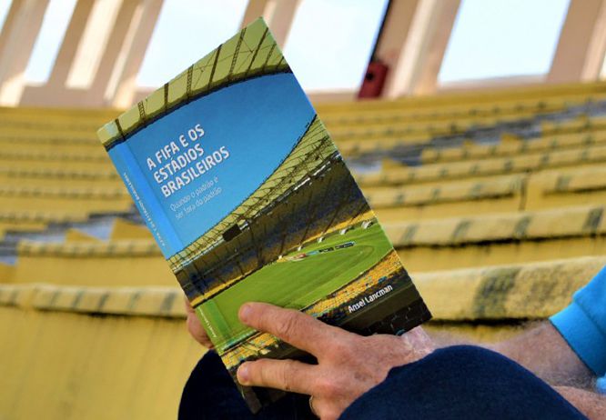 Livro - A Fifa e os Estádios Brasileiros